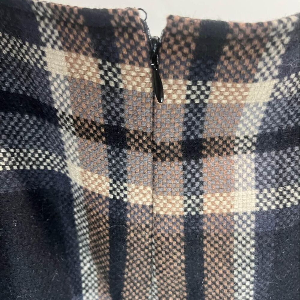 large plaid skirt - Picture 3 of 3